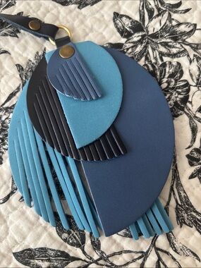 Portland Leather Goods Picasso Bag Flair in “Ocean”